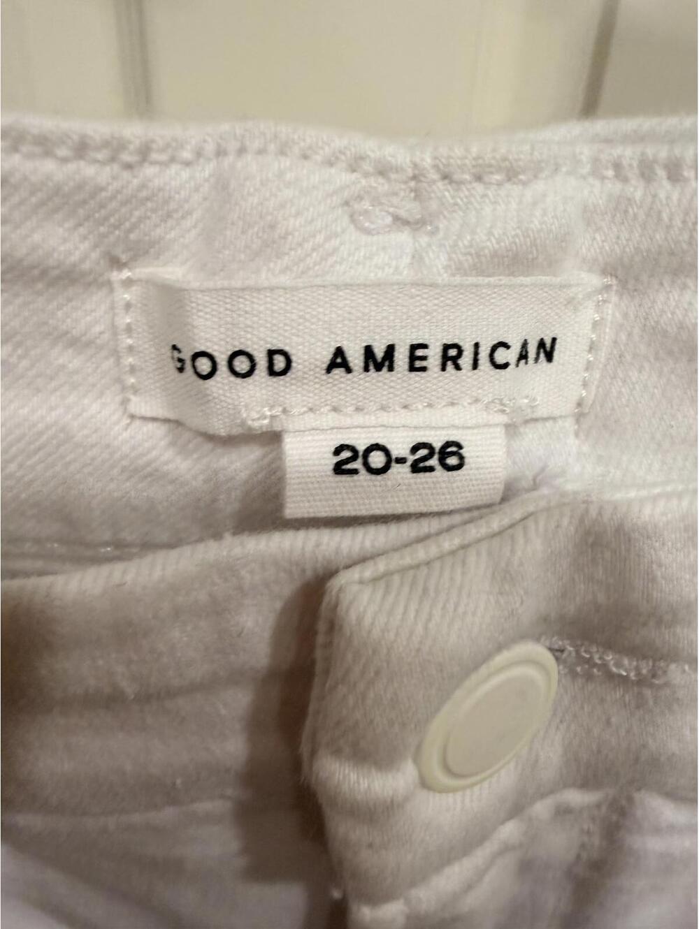 #65 GOOD AMERICAN SZ. 20-26 Cropped White Jeans NWT - Picture 7 of 9